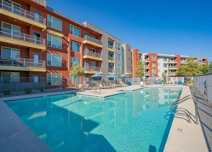 Spacious 1bd - Balcony, Pool, Gym, W-d - Sleeps 4