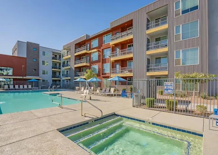 Apartment Spacious 1bd - Balcony, Pool, Gym, W-d - Sleeps 4