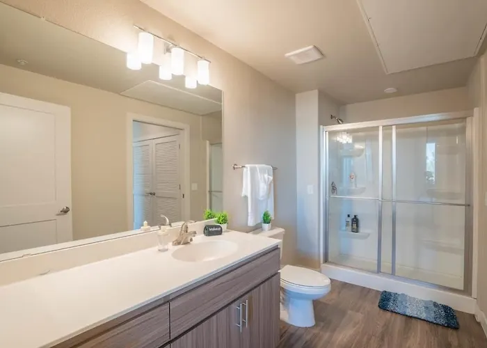 Spacious 1bd - Balcony, Pool, Gym, W-d - Sleeps 4 Tempe