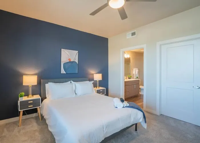 Spacious 1bd - Balcony, Pool, Gym, W-d - Sleeps 4 Tempe