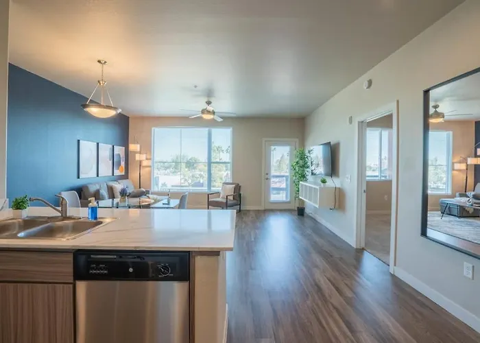 Spacious 1bd - Balcony, Pool, Gym, W-d - Sleeps 4