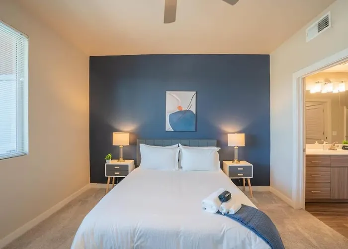 Apartment Spacious 1bd - Balcony, Pool, Gym, W-d - Sleeps 4 Tempe