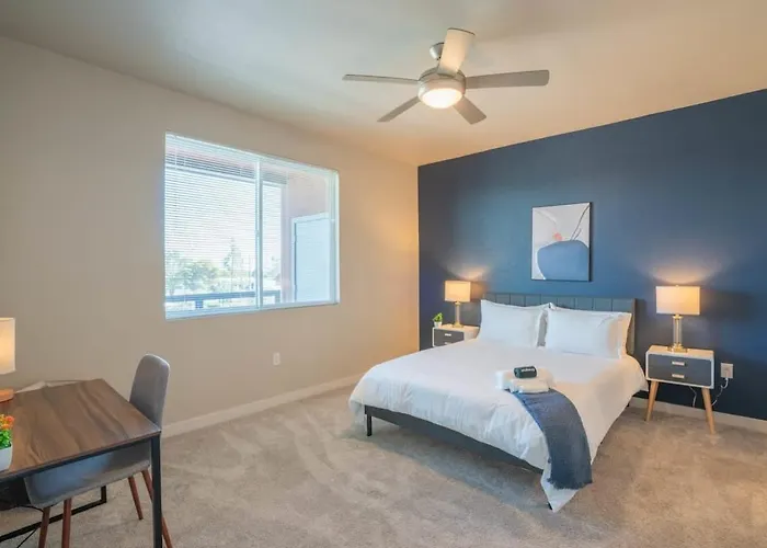 Spacious 1bd - Balcony, Pool, Gym, W-d - Sleeps 4 *